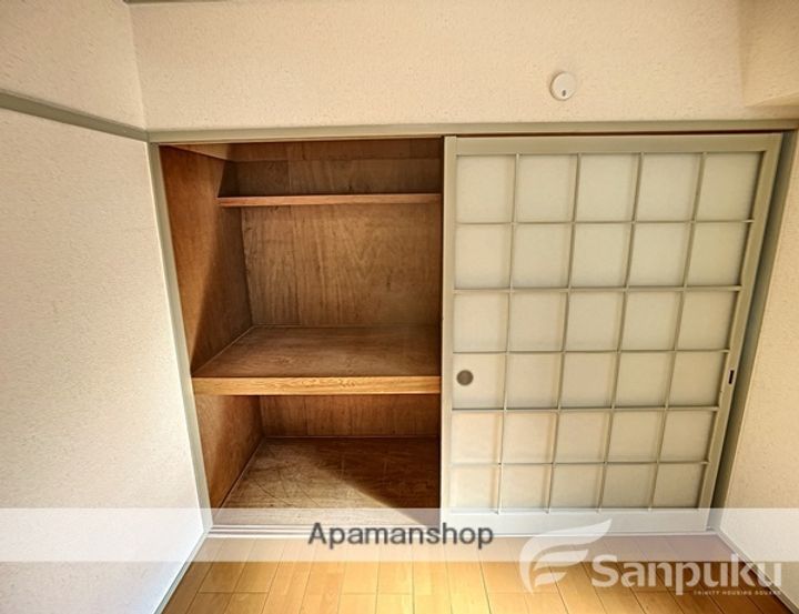 武智ビルの内装