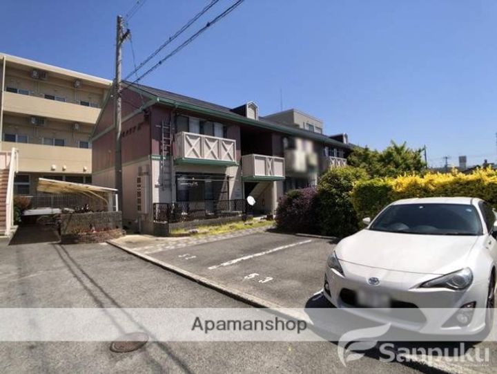 コスモクリアD棟の外観