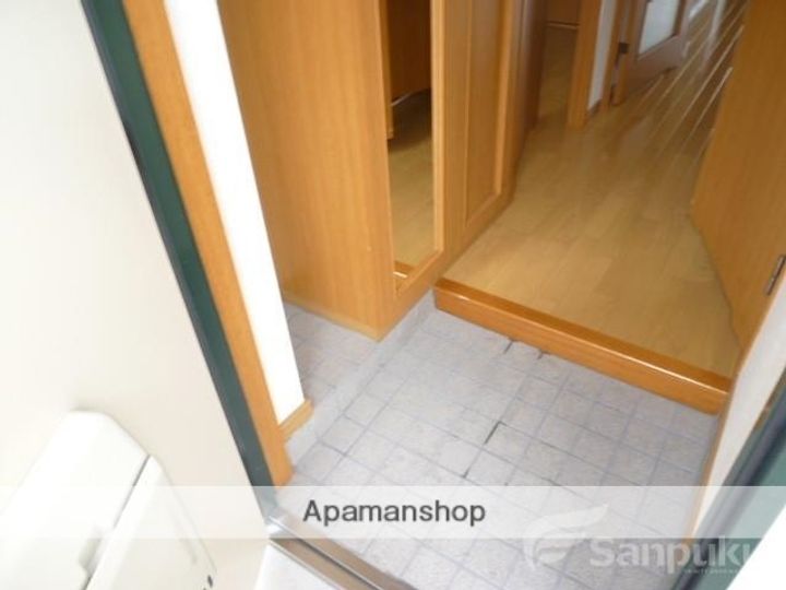 オレンジスクウェアの玄関