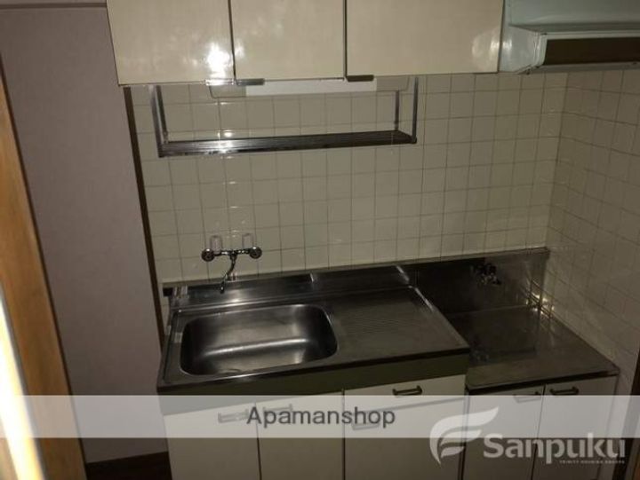 ロイヤルハイツ清水町106のキッチン