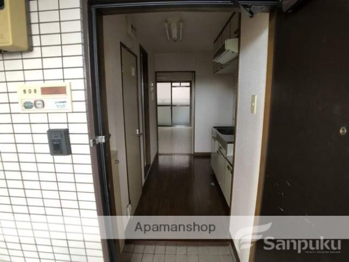 ロイヤルハイツ清水町106の玄関