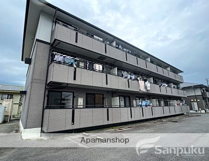 サンシャインハイツA棟の外観