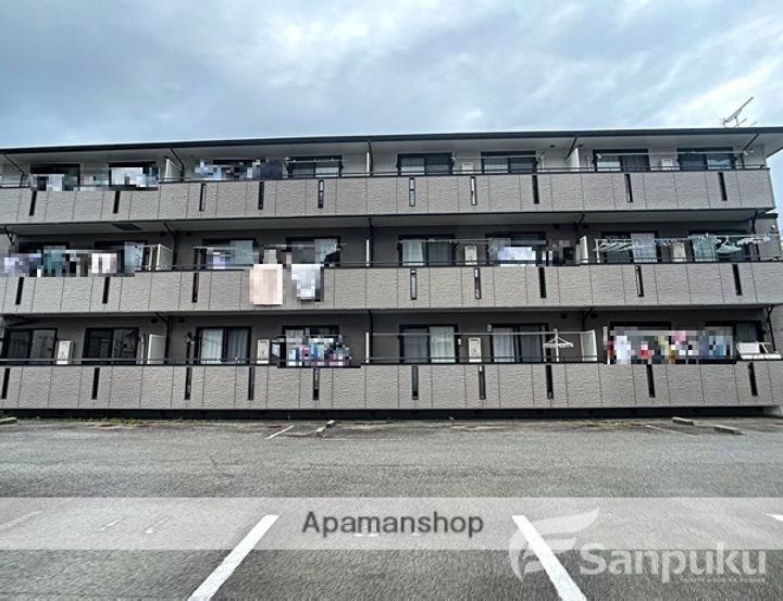 サンシャインハイツA棟の外観