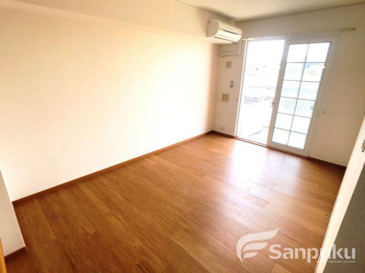 カーゼ・コナフェットBの居間