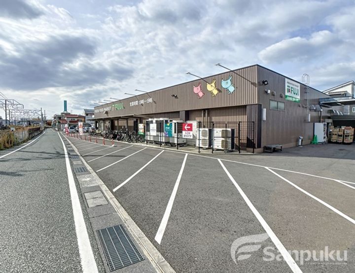 カーゼ・コナフェットBの周辺