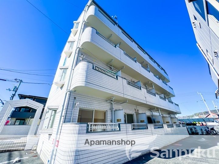 メゾンド井上301の外観