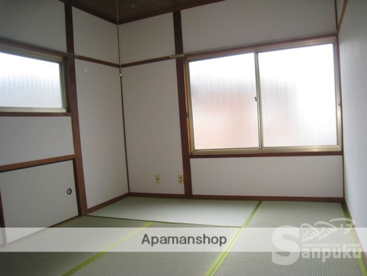 小栗ハイツの居間