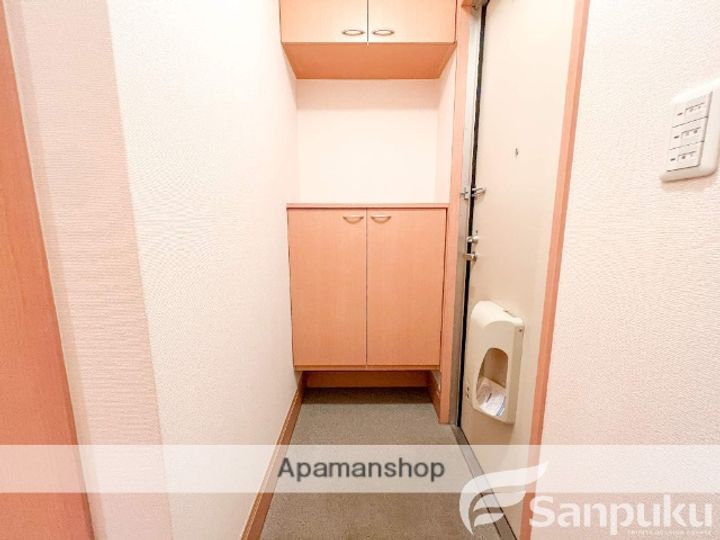 カーサ城北 A棟の玄関