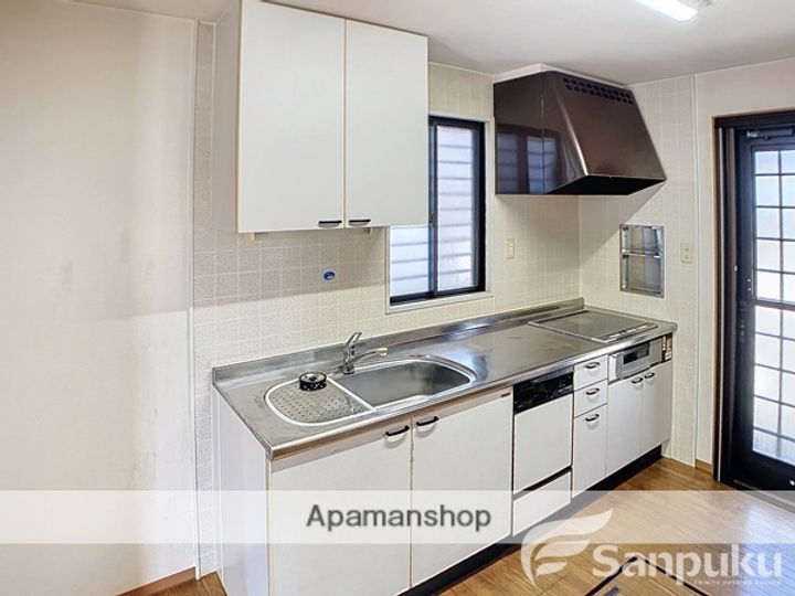 愛媛県松山市清住2丁目(一戸建)の賃貸物件のキッチン