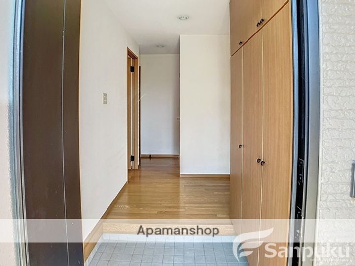 愛媛県松山市清住2丁目(一戸建)の賃貸物件の玄関