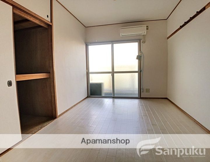 愛媛県松山市平和通4丁目の賃貸マンションの内装