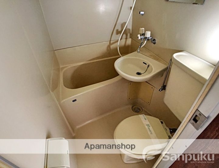 愛媛県松山市平和通4丁目の賃貸マンションの内装