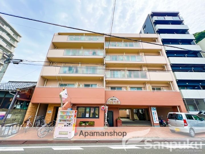 愛媛県松山市平和通4丁目の賃貸マンションの外観