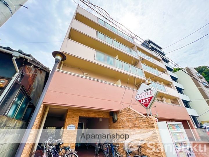 愛媛県松山市平和通4丁目の賃貸マンションの外観