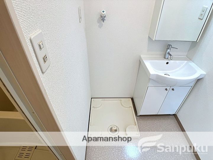 愛媛県松山市朝生田町2丁目の賃貸マンションの内装