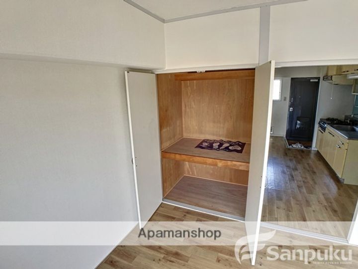 愛媛県松山市美沢2丁目の賃貸マンションの内装