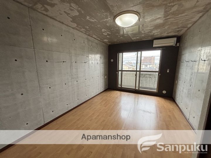 raffine' rougeの内装