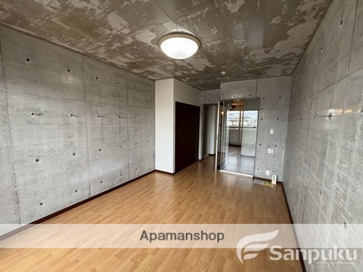 raffine' rougeの内装