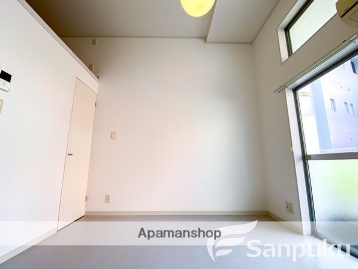 愛媛県東温市志津川の賃貸アパートの内装