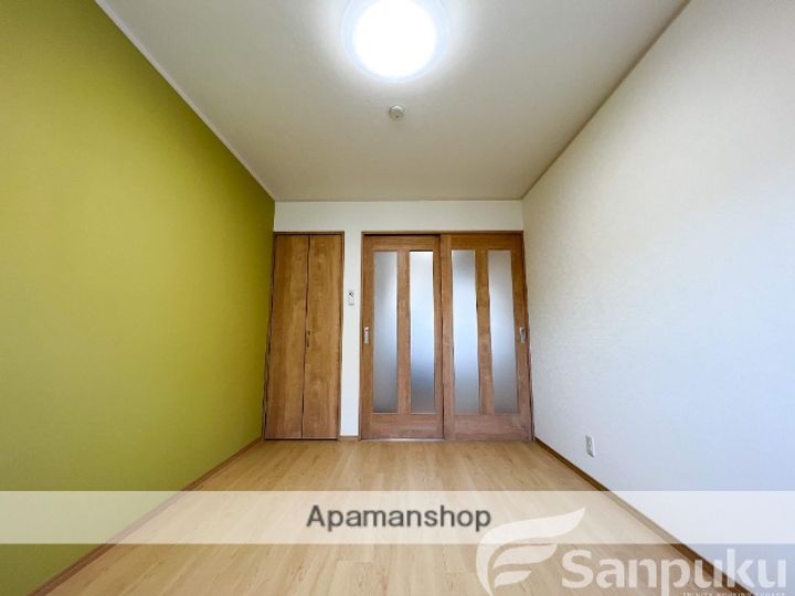 愛媛県東温市横河原の賃貸アパートの内装