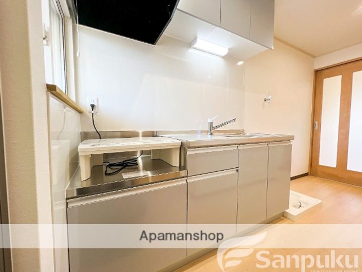 愛媛県東温市横河原の賃貸アパートのキッチン