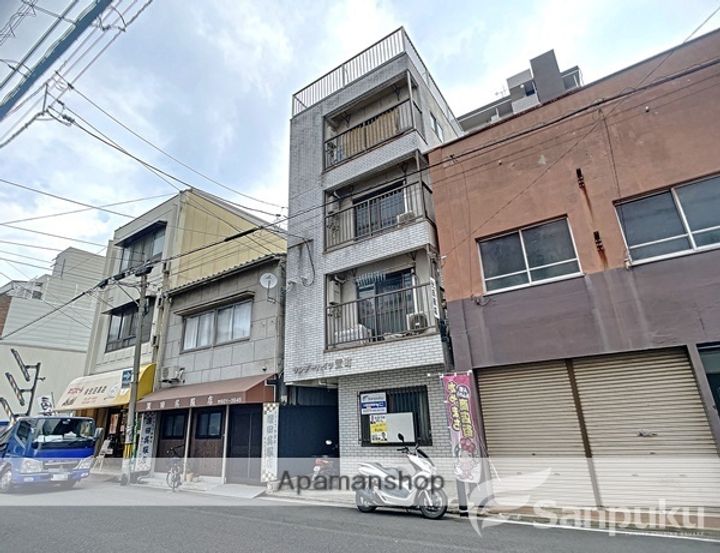 サンデーハイツ萱町の外観