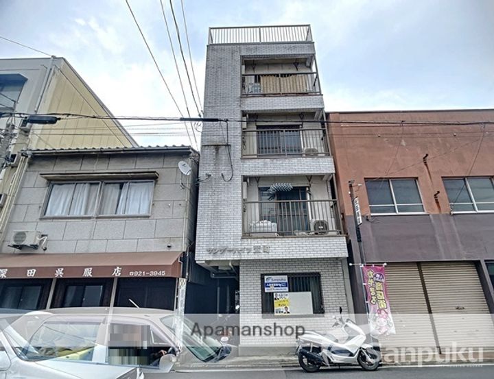 サンデーハイツ萱町の外観