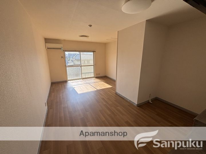 愛媛県松山市吉藤3丁目の賃貸マンションの内装