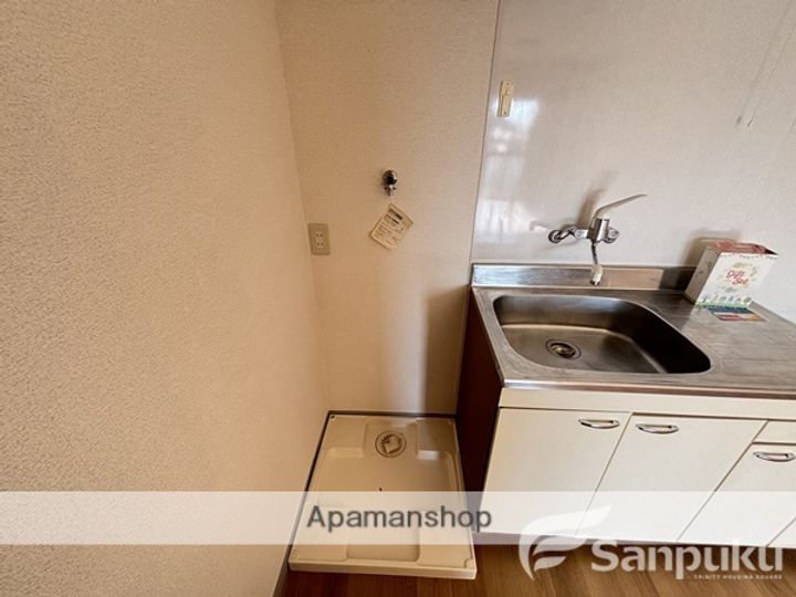 愛媛県松山市吉藤3丁目の賃貸マンションの内装