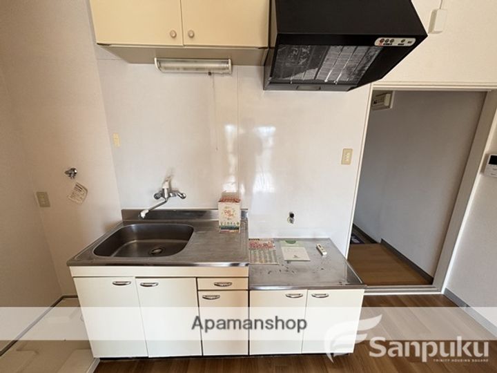 愛媛県松山市吉藤3丁目の賃貸マンションの内装