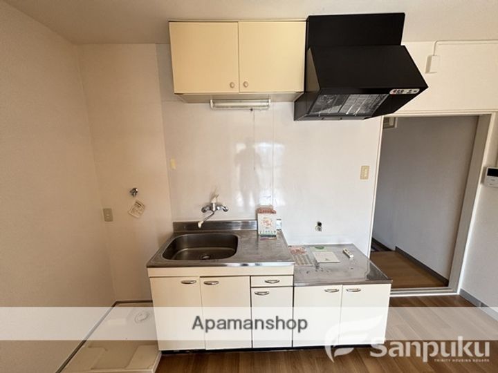 愛媛県松山市吉藤3丁目の賃貸マンションのキッチン