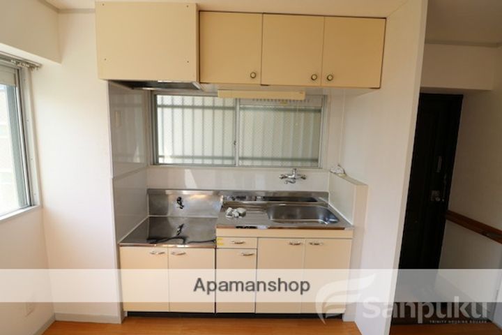 愛媛県松山市中村3丁目の賃貸マンションのキッチン