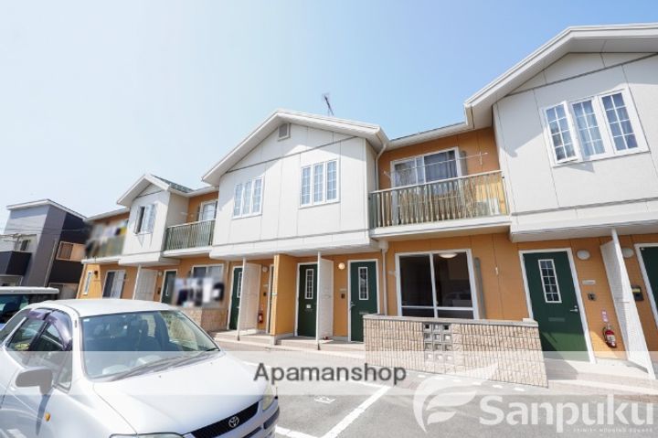 愛媛県松山市東石井4丁目の賃貸アパートの外観