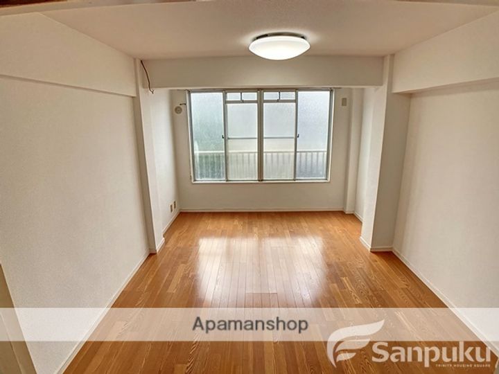 第9杉フラットの居間