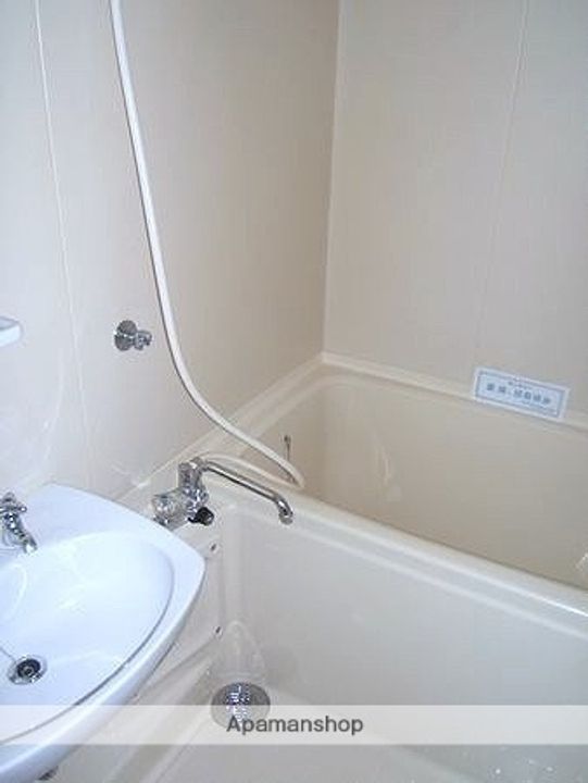 愛媛県東温市志津川の賃貸マンションの風呂