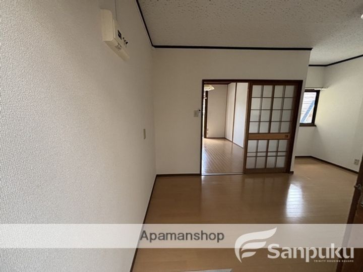 サン高砂の内装