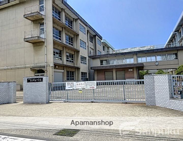 愛媛県松山市富久町の賃貸マンションの周辺