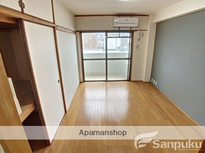 ジョイア壱番館の居間