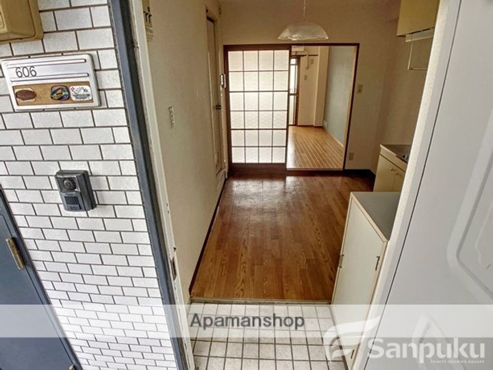 ジョイア壱番館の玄関