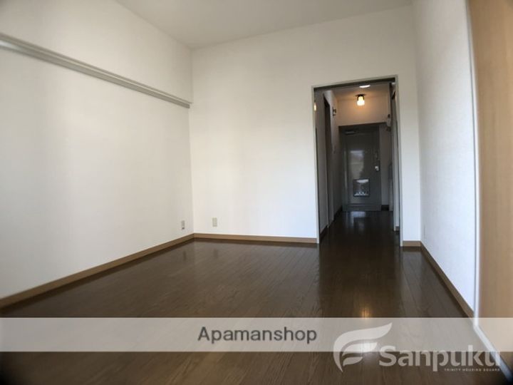 東一万ビルの内装