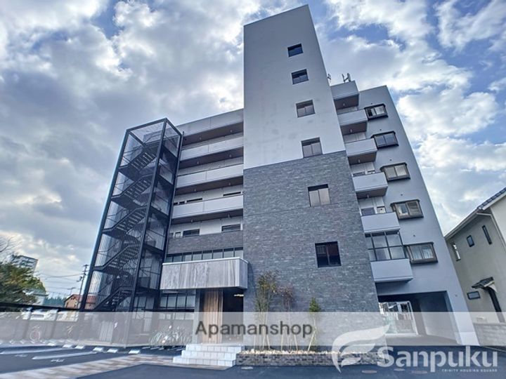 愛媛県松山市中村1丁目の賃貸マンションの外観