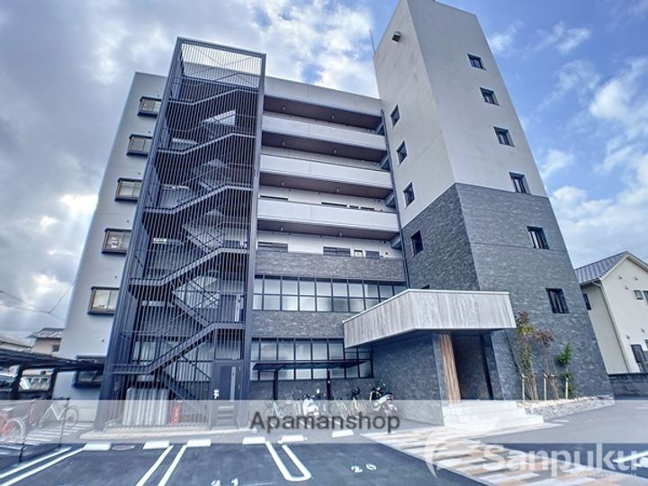 愛媛県松山市中村1丁目の賃貸マンションの外観