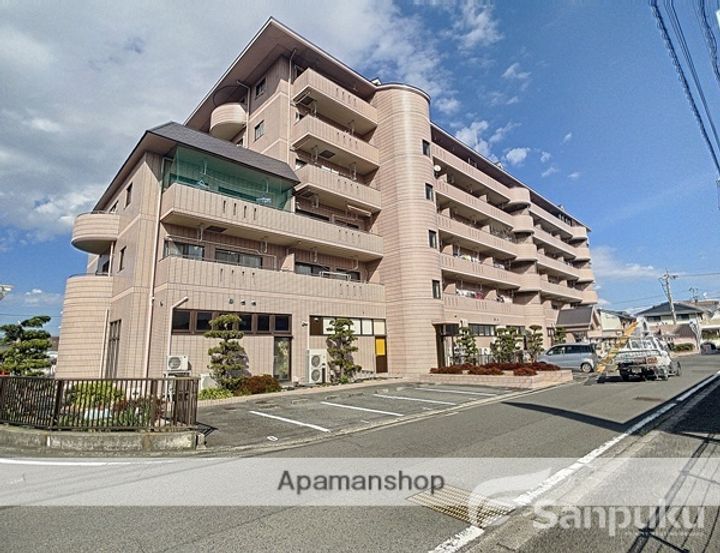 西沢ビルの外観
