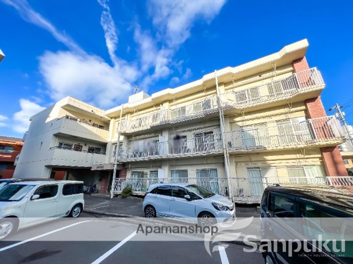 愛媛県東温市志津川の賃貸マンションの外観