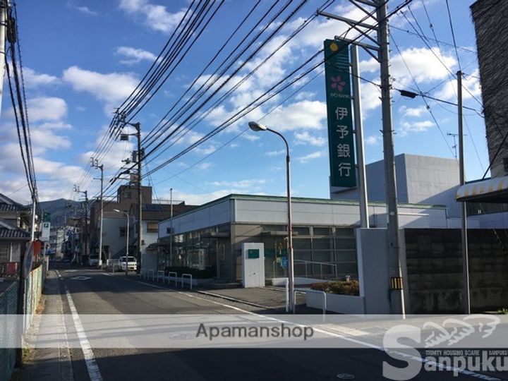 愛媛県東温市志津川の賃貸マンションの周辺