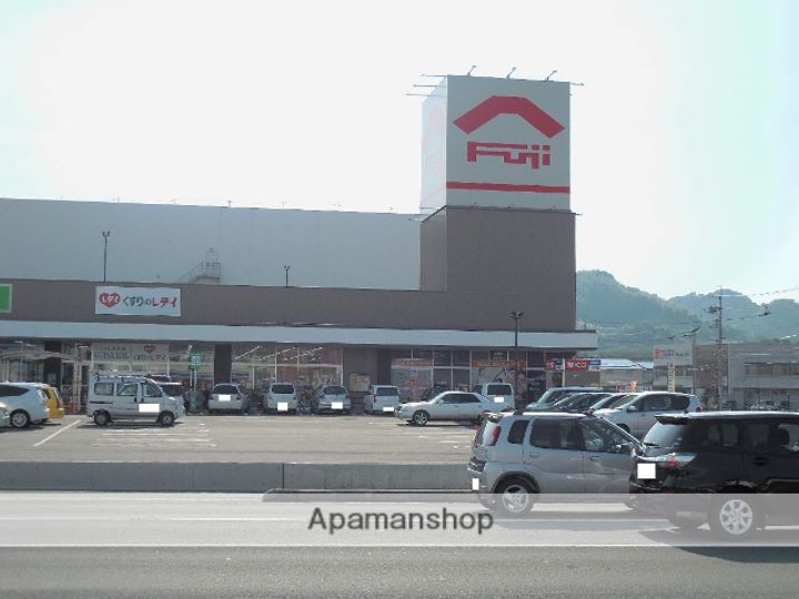 ハイカムール鴨川 B棟の周辺
