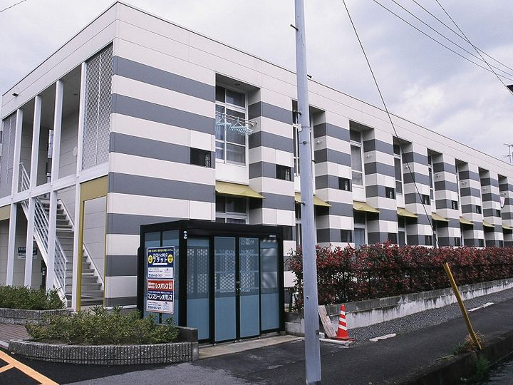 レオパレスゴールド枝松105の外観