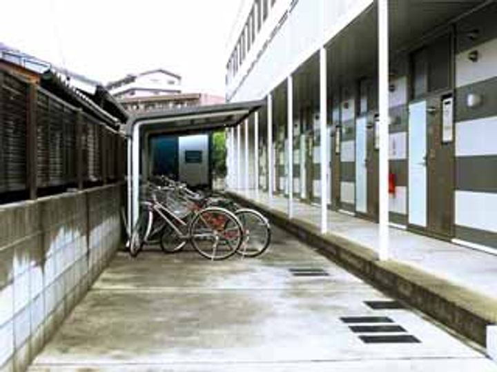 レオパレスゴールド枝松105の外観