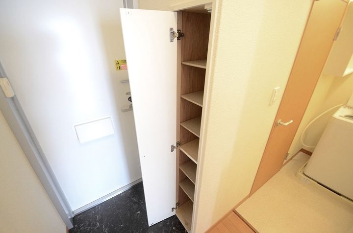 レオパレス古川Ⅱ111の玄関