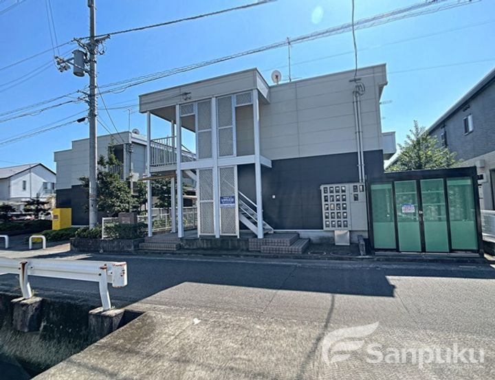 レオパレス古川Ⅱ111の外観